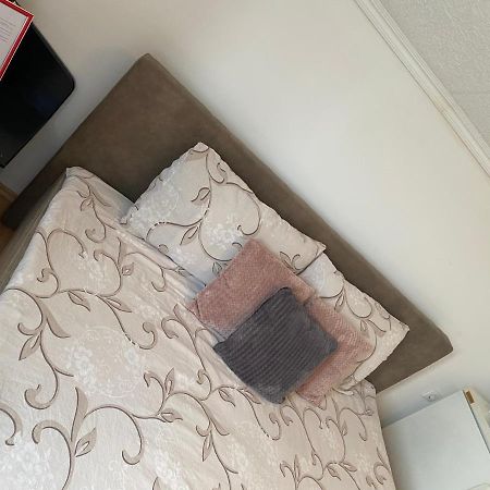 Apartmani Petra Novi Sad Exteriör bild