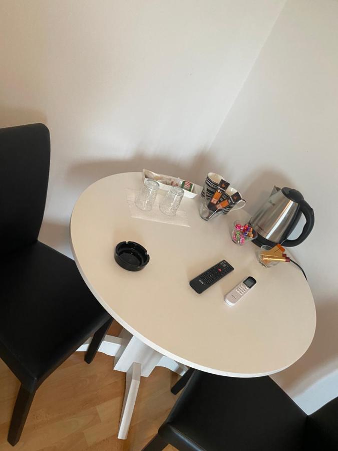 Apartmani Petra Novi Sad Exteriör bild