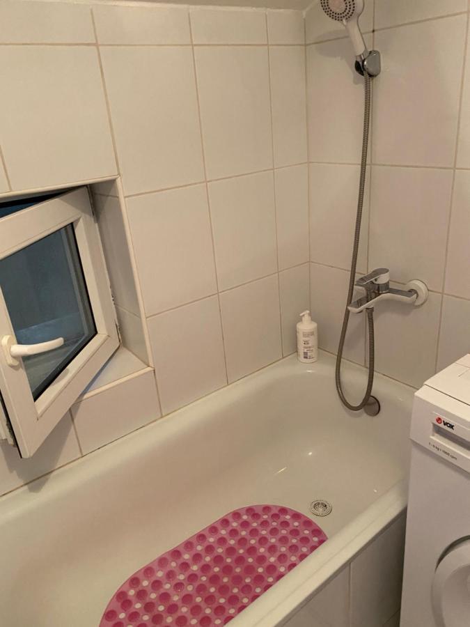 Apartmani Petra Novi Sad Exteriör bild