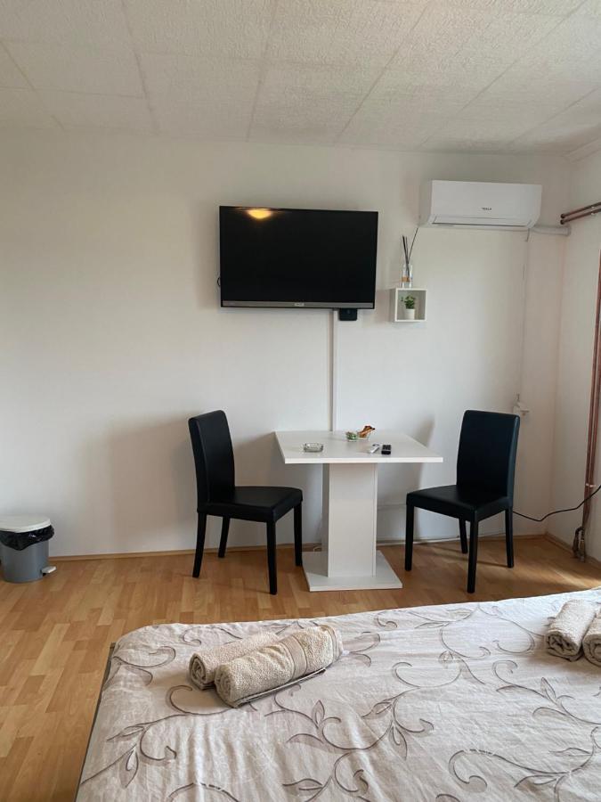 Apartmani Petra Novi Sad Exteriör bild